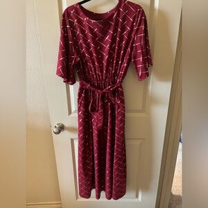SHEIN Burgundy & Gold Maxi Dress - Flattering, Plus size, Modest